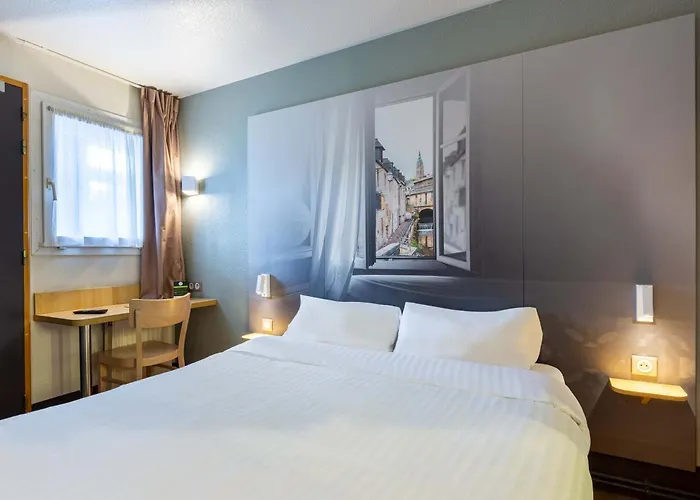 B&B Hotel Chartres Le Forum