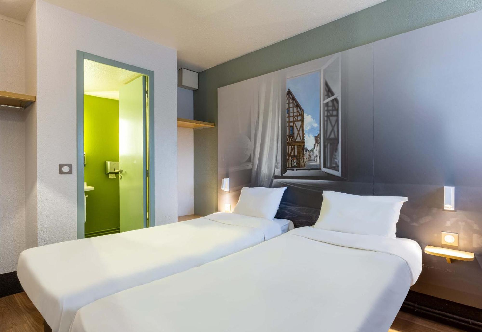 Hotel Chartres Le Forum 2*